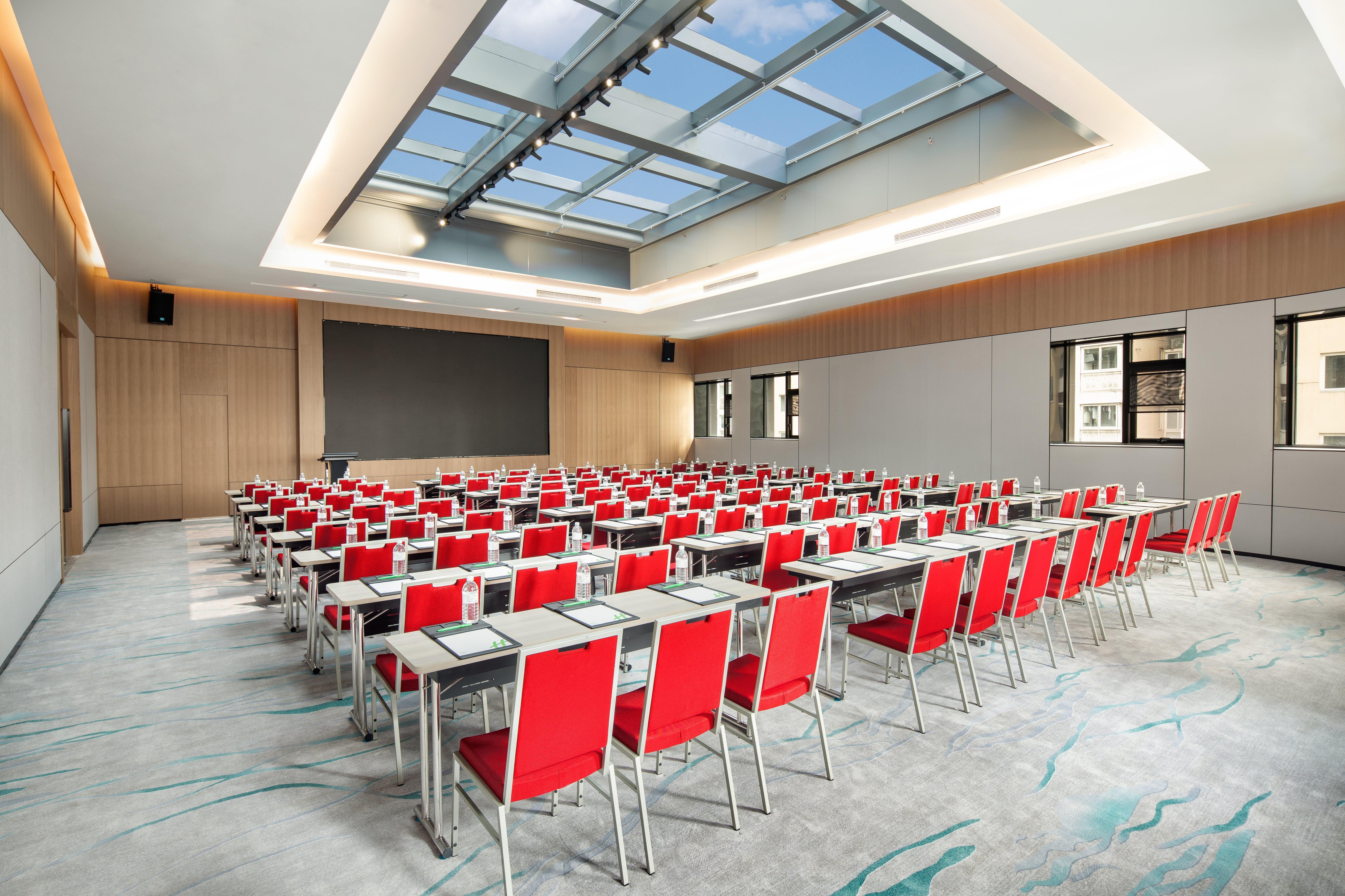 Holiday Inn Shanghai Nanjing Road By Ihg Exterior photo Meeting room