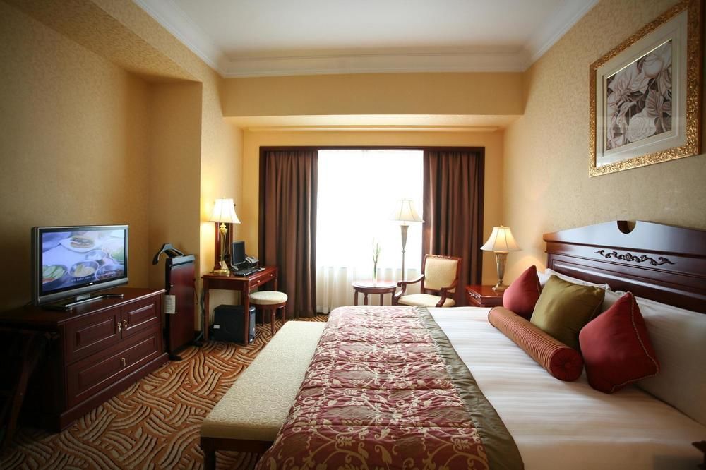 Holiday Inn Shanghai Nanjing Road By Ihg Exterior photo Deluxe room